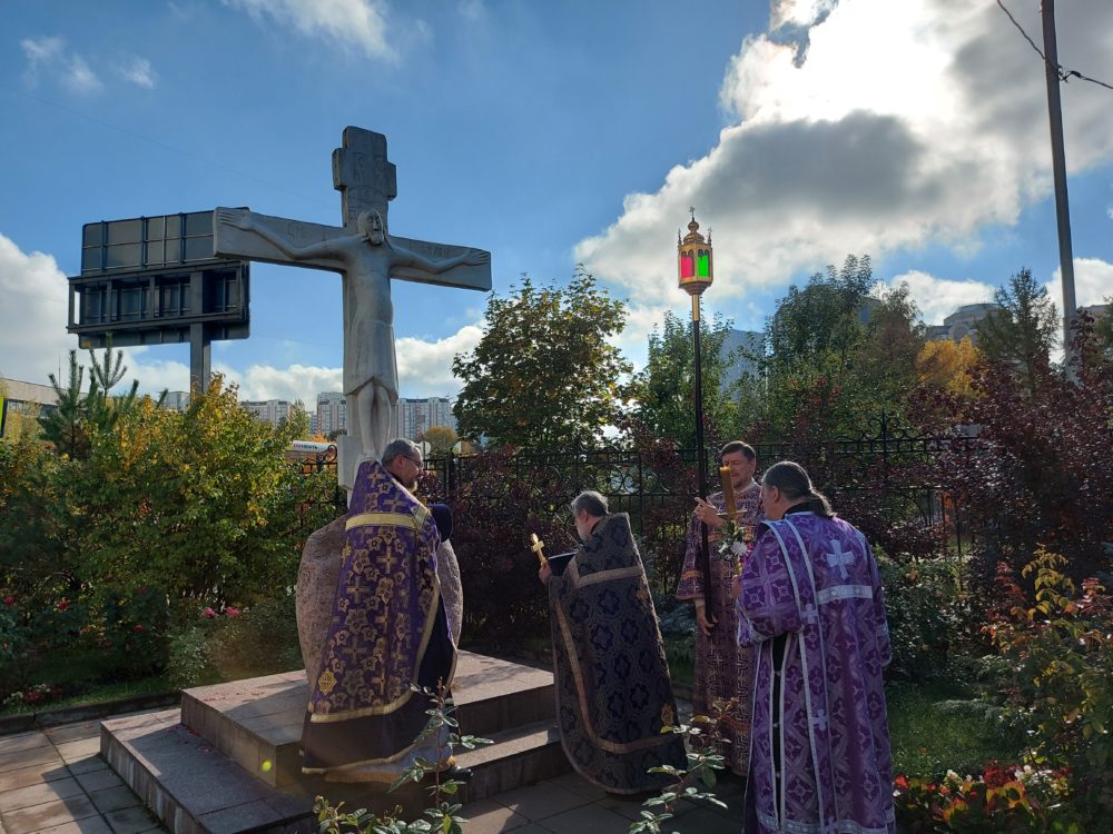 Храм Воздвижения Креста Господня в Свердлово